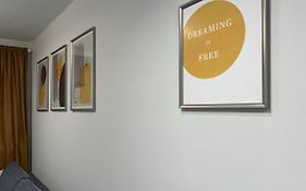 Apartament Cudovny z własnym ogródkiem i miejscem parkingowym w garażu